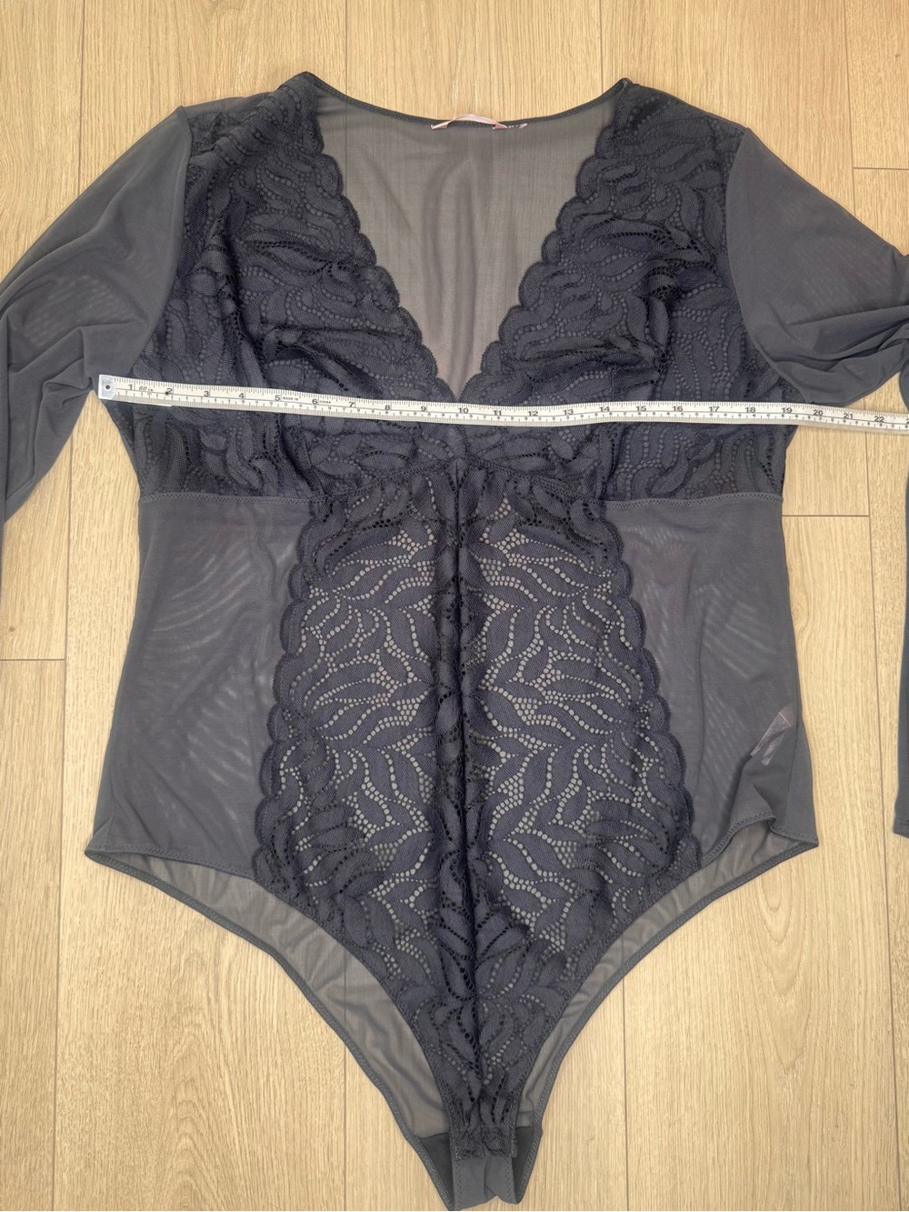 ☮️ 2/$30 La Vie En Rose Plus Charcoal Lace Plunge Bodysuit Size XXL - Picture 4 of 5